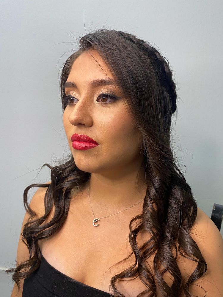 Maquillaje con labios rojos